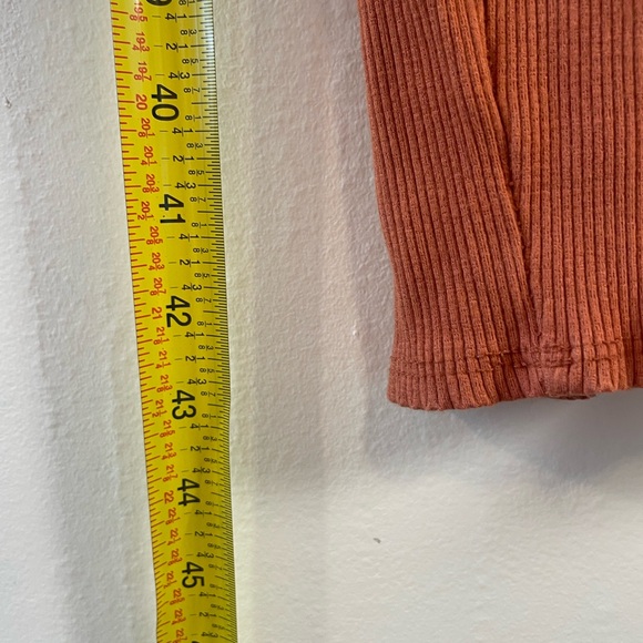 Fitted Rust Ribbed Dress - Picture 4 of 6